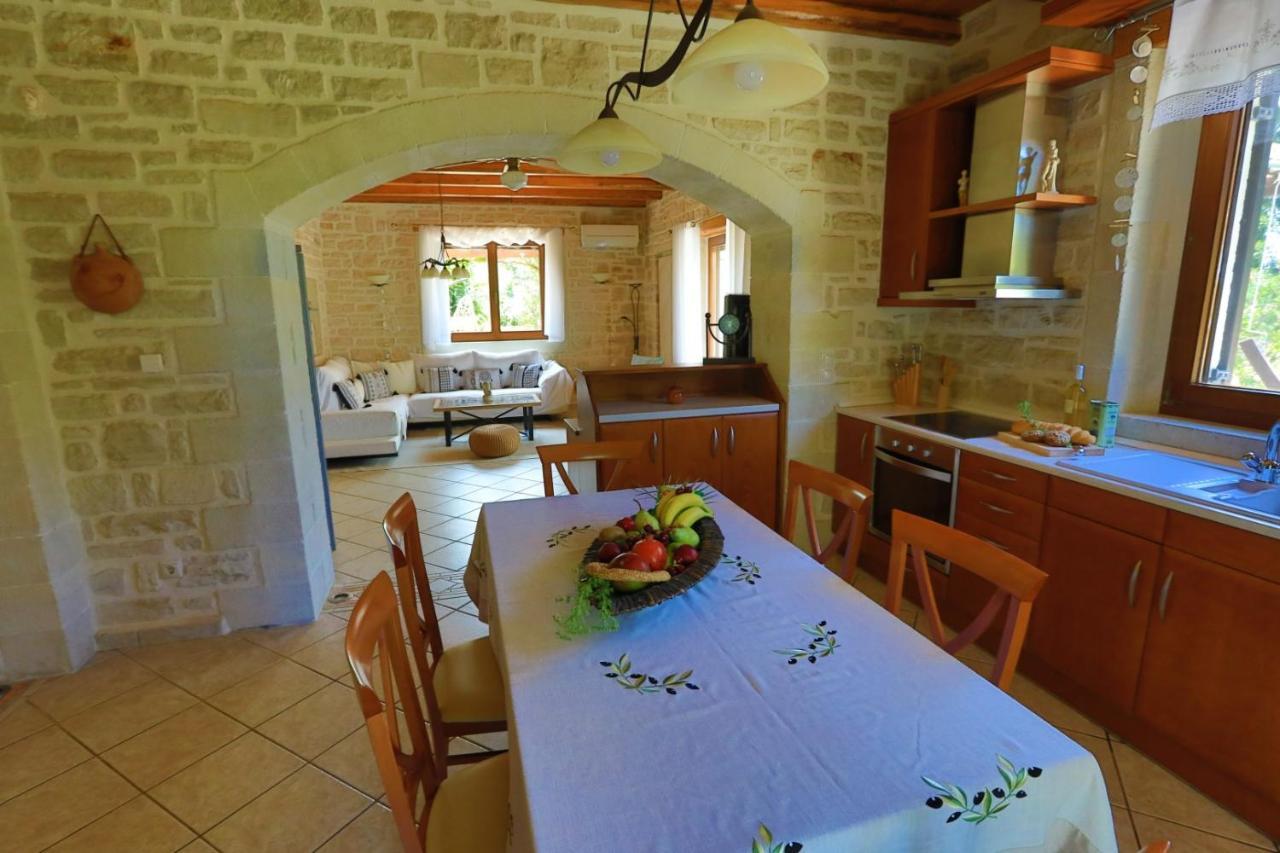 Villa Harmony, Steinvilla Prinés Zewnętrze zdjęcie