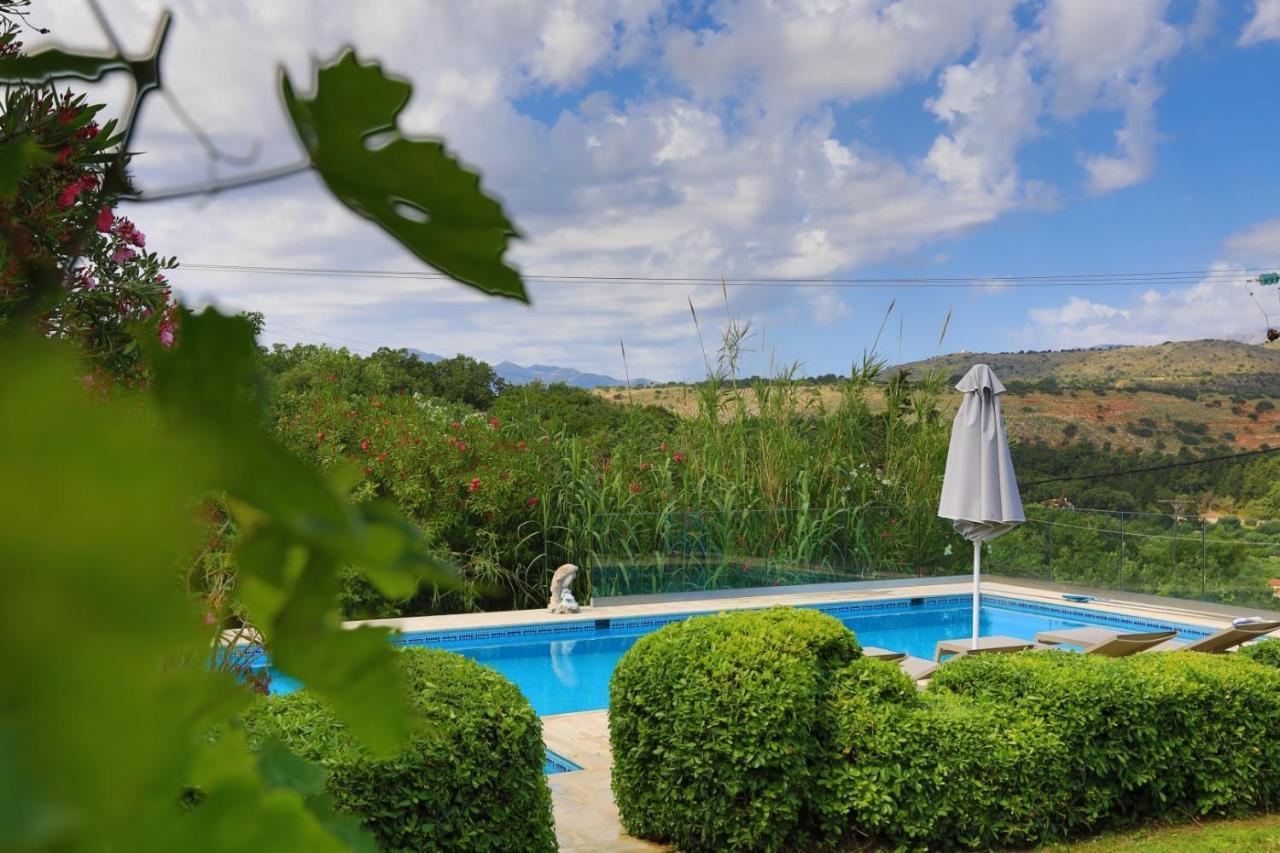 Villa Harmony, Steinvilla Prinés Zewnętrze zdjęcie